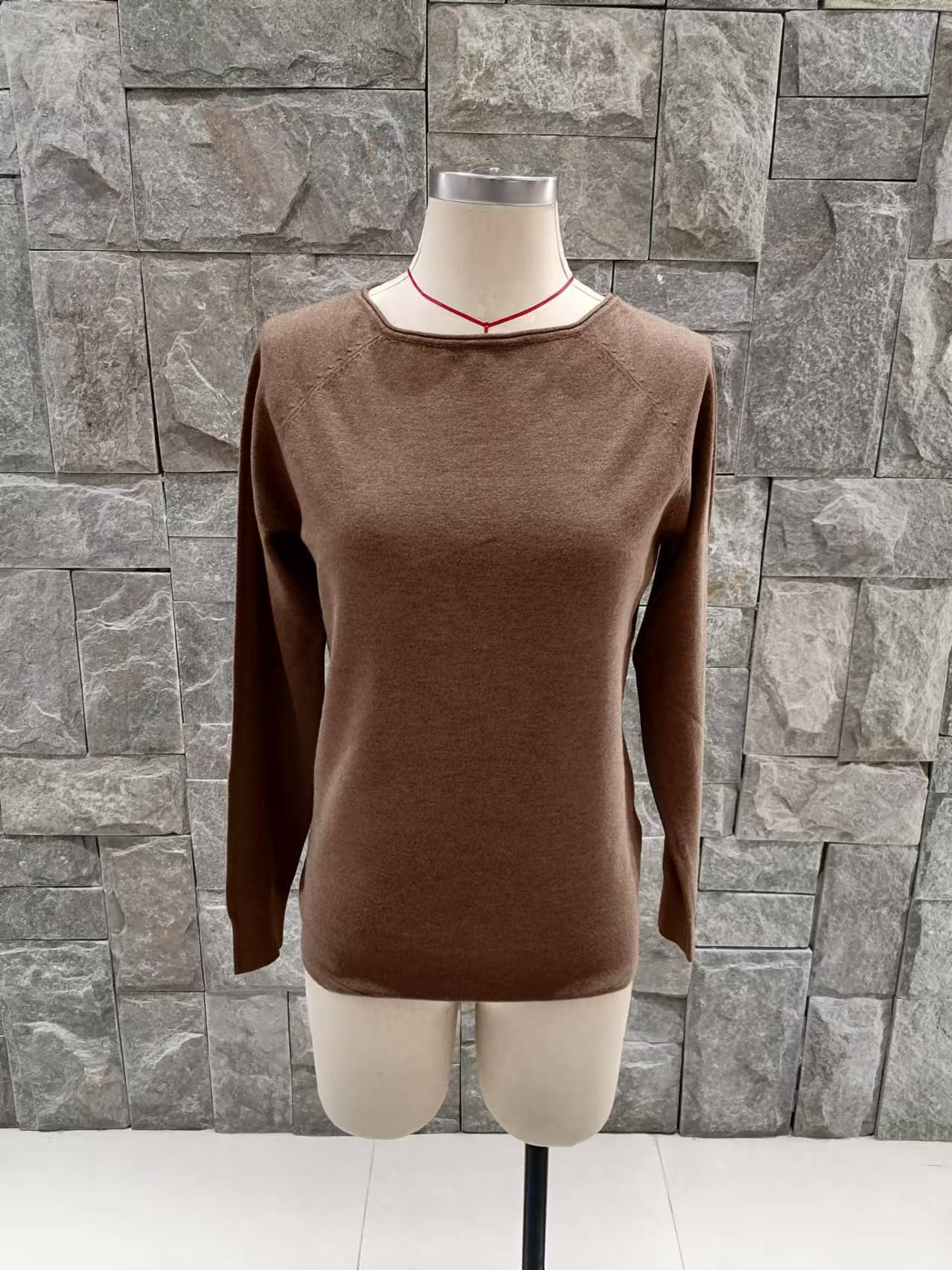 women fit pullover sweater
