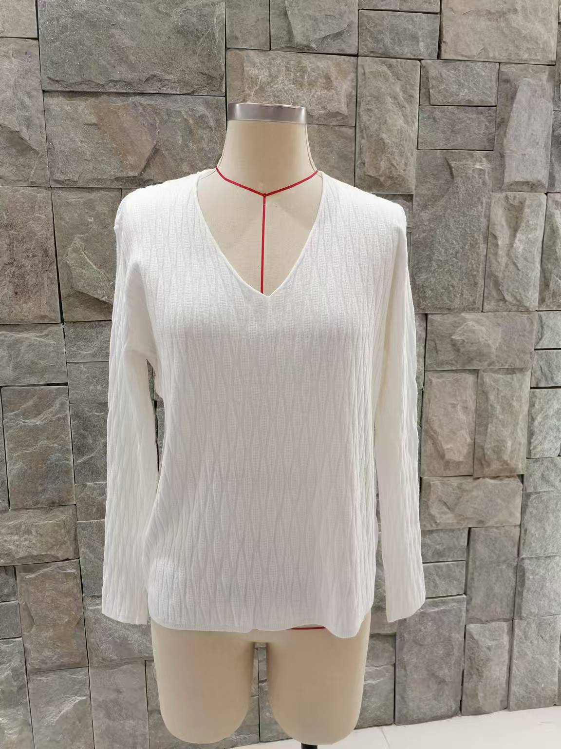Women V-neck knitted pullover sweater