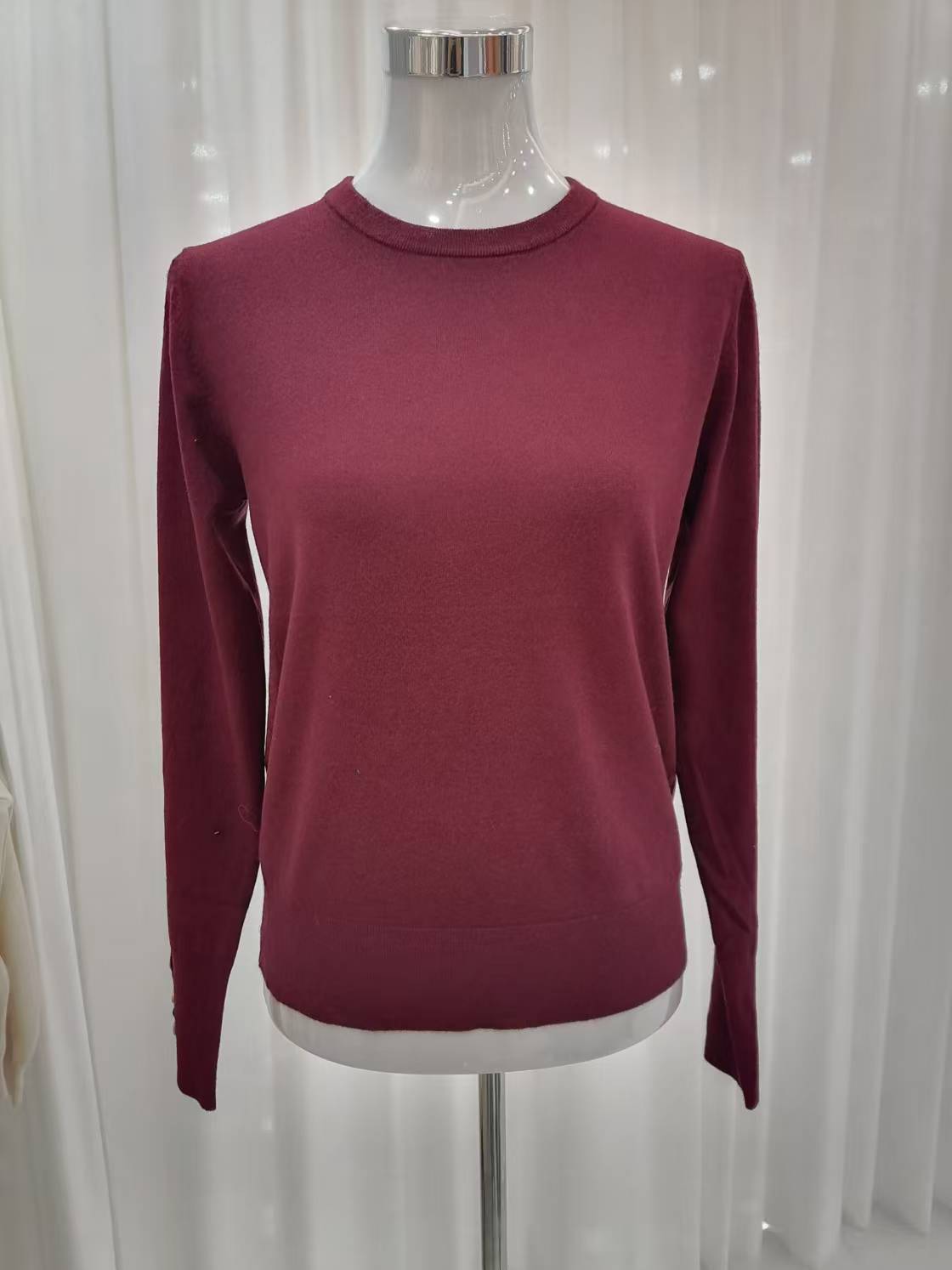 Women fit  round neck knit pullover sweater